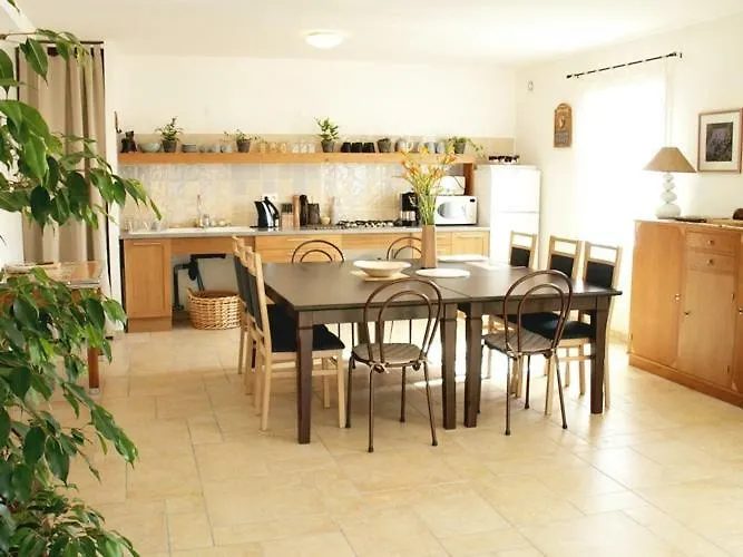 Le Clos Carre - Appart' Saint-Maurice-de-Gourdans 0*,  France