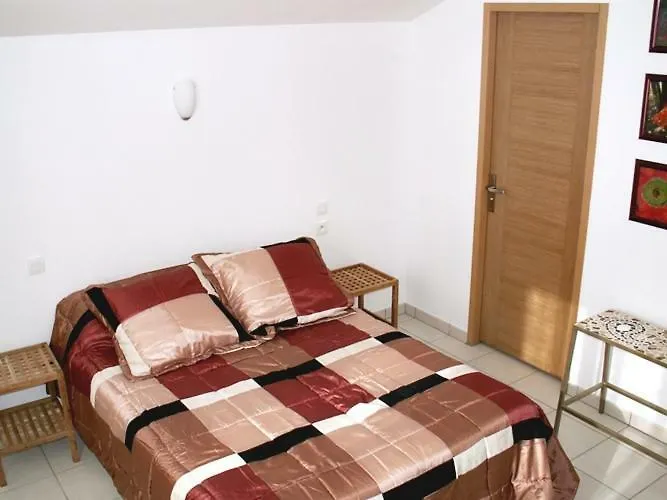 Le Clos Carre - Appart' Saint-Maurice-de-Gourdans Aparthotel