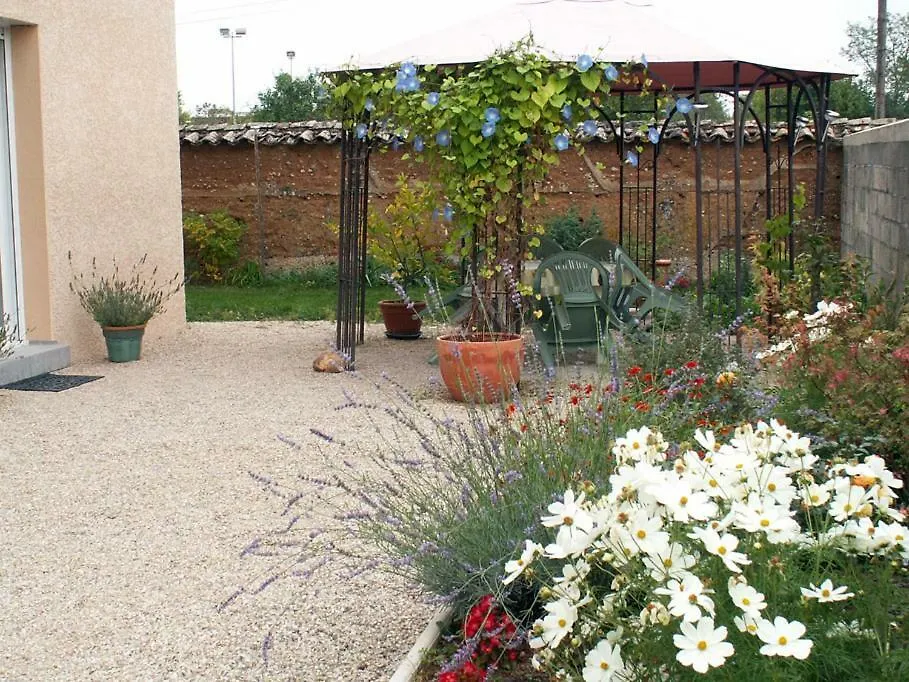 Le Clos Carre - Appart' Saint-Maurice-de-Gourdans 0*,