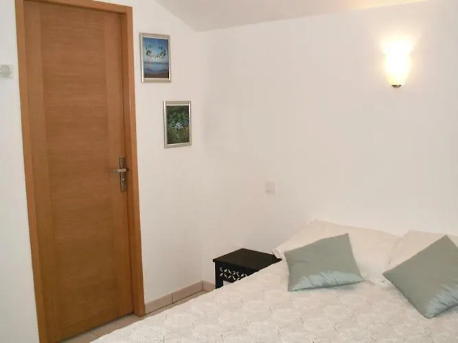 Le Clos Carre - Appart' Saint-Maurice-de-Gourdans Aparthotel